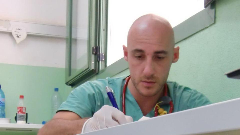 Gabriele Cont - Dirigente Medico nel reparto di Neonatologia e Terapia Intensiva Neonatale (TIN) del IRCCS Materno Infantile Burlo Garofalo di Trieste.